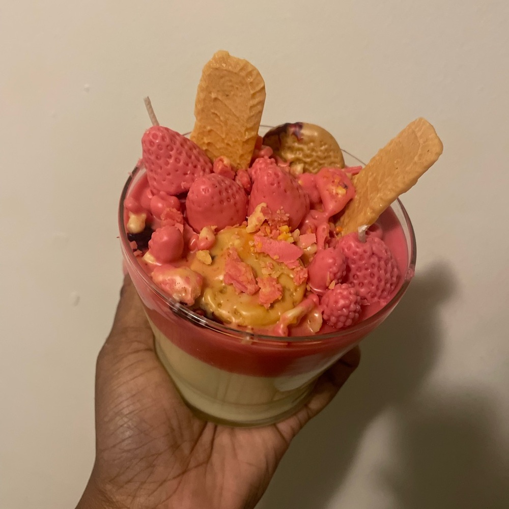 - 🍓 Strawberry Banana Candle